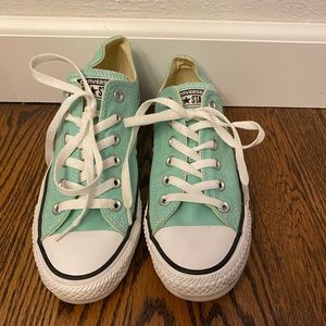 Women’s chuck taylor all star low top sneaker